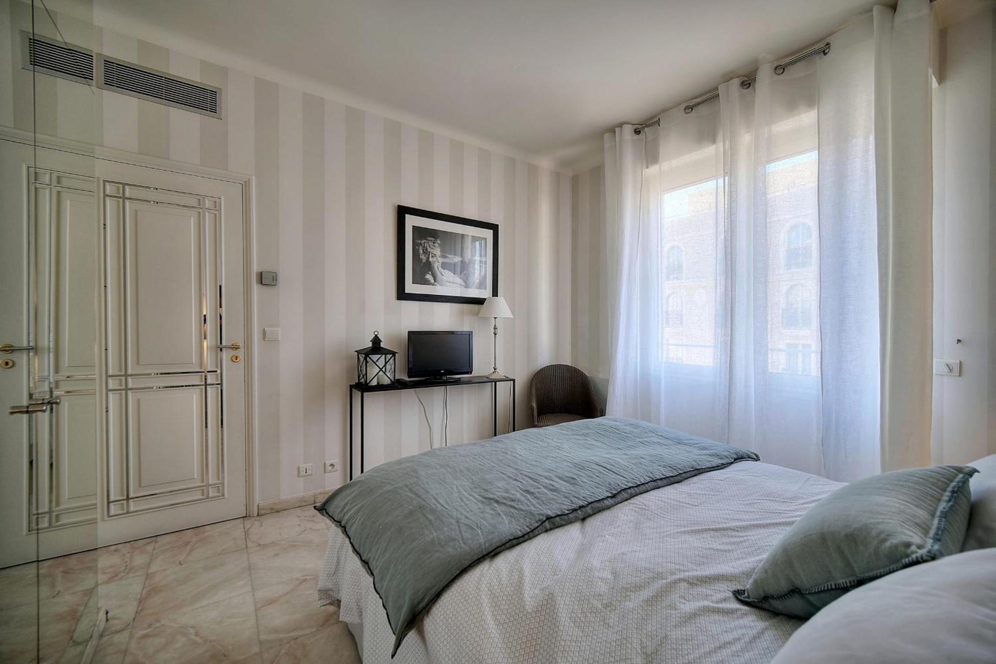 Ref 1482 - Back Croisette - For Rent *